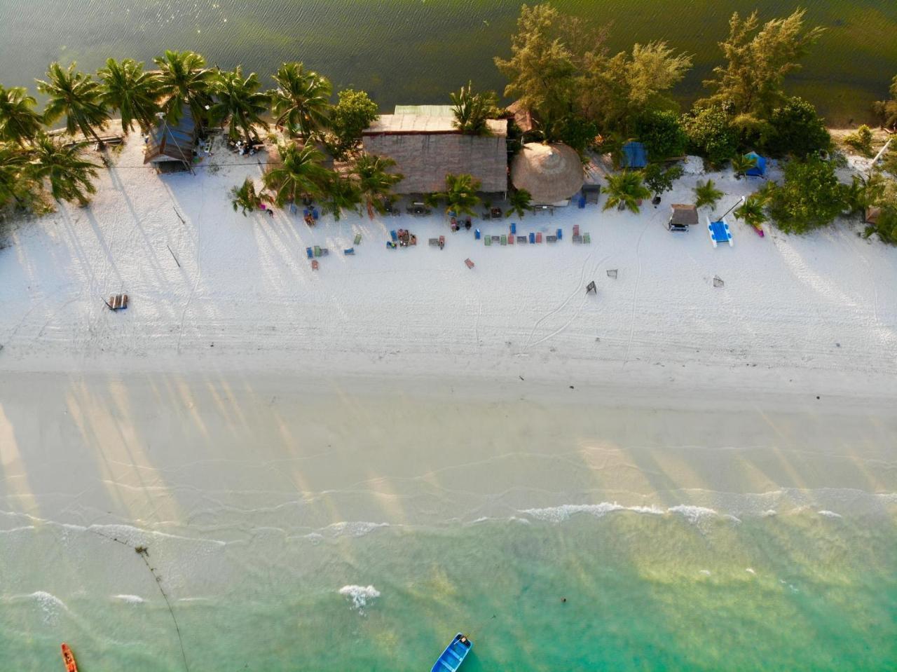 Sandbank Restaurant & Camping Koh Rong Kaoh Touch Extérieur photo